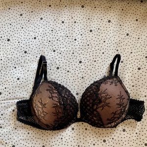 VS Bombshell plunge bra.